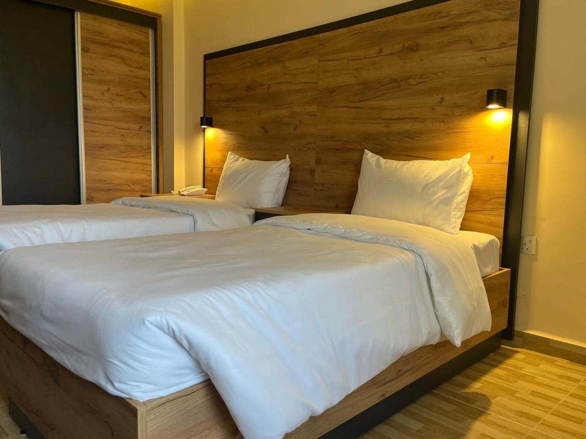 The Palm Hotel Акаба Экстерьер фото