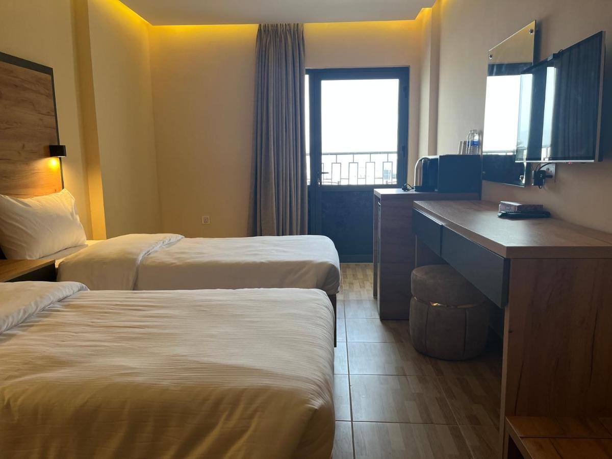 The Palm Hotel Акаба Экстерьер фото